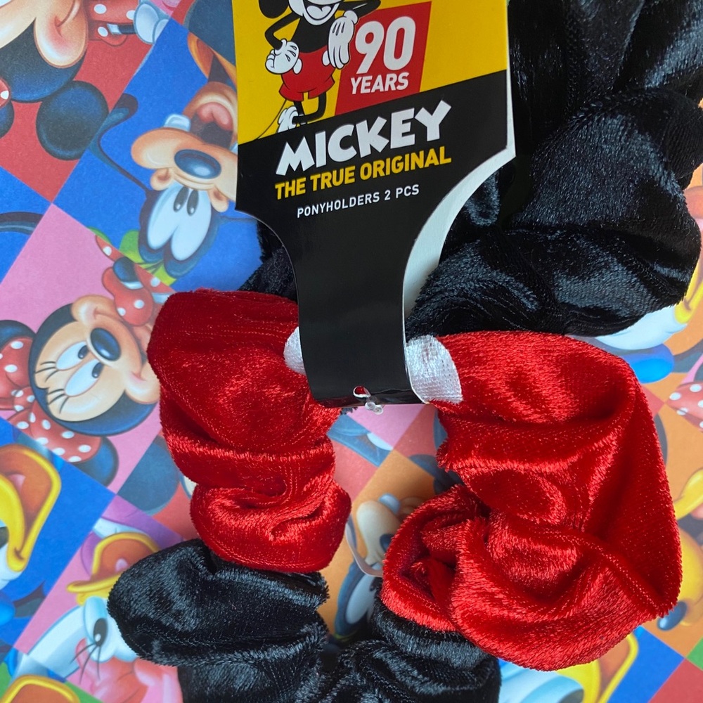 🎈Disney's Mickey Mouse Velvet Scrunchies Duo - Picture 10 of 11
